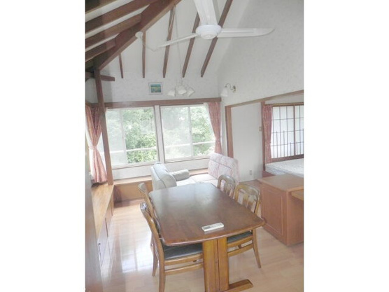 【居間・リビング】 | 大室高原別荘地　戸建