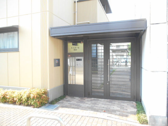 Lumiere豊中のエントランス