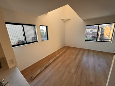 【居間・リビング】 | MELDIA守山区鳥羽見全１棟【仲介手数料無料　鳥羽見小】 | 今すぐのご案内可能です！→  0120-336-922　までお気軽にお問い合わせください。