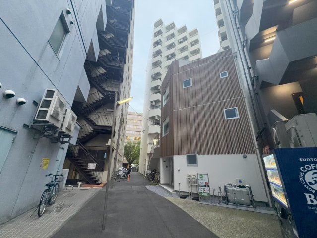 千代田区東神田　新築戸建の前面道路含む現地写真