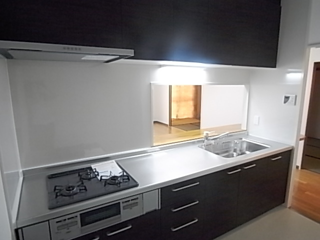 西宮市里中町２丁目の賃貸マンションのキッチン