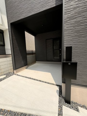 【玄関】 | 尾張旭市桜ケ丘町西全２棟《白凰小　西中》 | 今すぐのご案内可能です！→  0120-336-922　までお気軽にお問い合わせください。