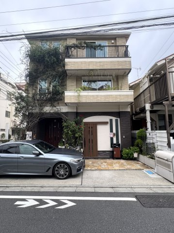 若葉3丁目戸建て1階