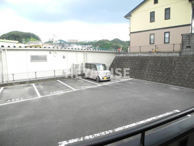 ハイカムールふじやまAの駐車場