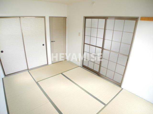 ハイカムールふじやまAの和室