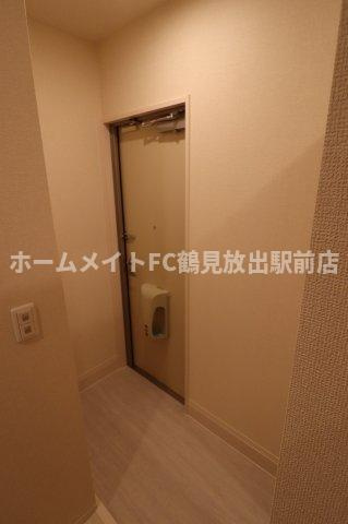 リヴェールツルミの玄関