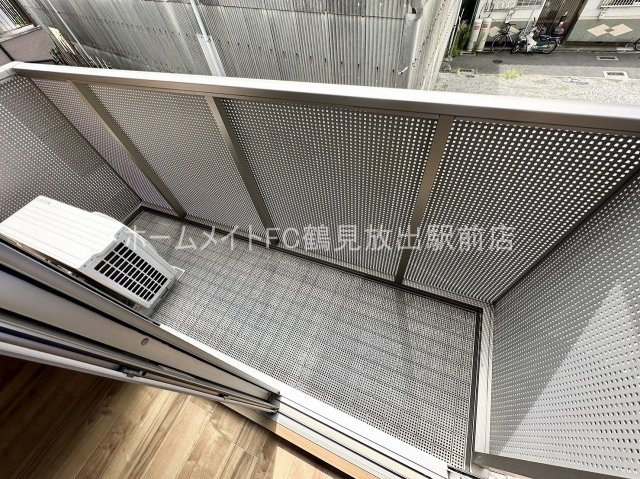 東大阪市楠根２丁目のハイツのバルコニー