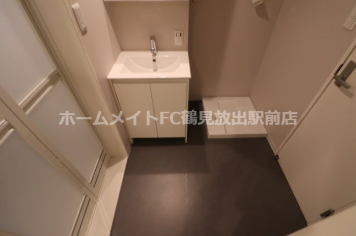 大阪市鶴見区茨田大宮４丁目のアパートの洗面所
