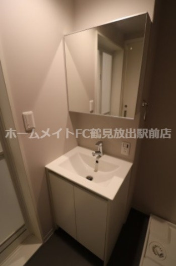 大阪市鶴見区茨田大宮４丁目のアパートの独立洗面台