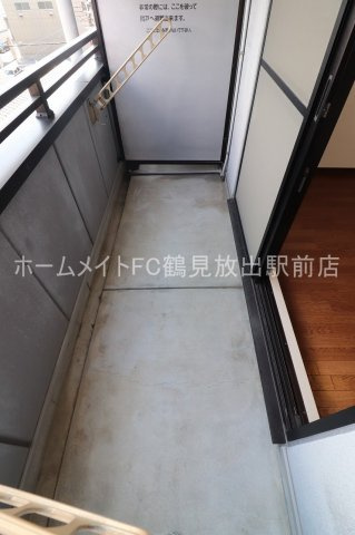 大阪市鶴見区今津中１丁目の賃貸マンションのバルコニー