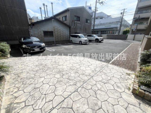 東大阪市森河内西１丁目のアパートの駐車場