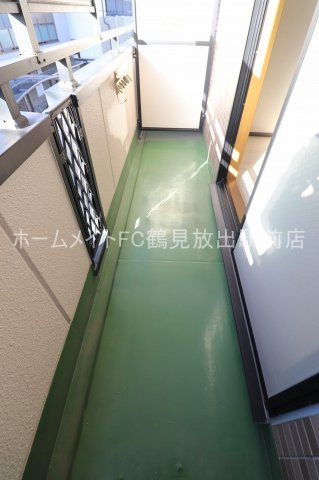大阪市鶴見区今津南４丁目の賃貸マンションのバルコニー