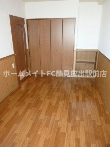 大阪市鶴見区放出東１丁目の賃貸マンションの洋室