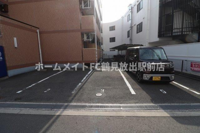 大阪市城東区諏訪１丁目の賃貸マンションの駐車場