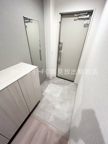 大阪市城東区永田２丁目のアパートの玄関