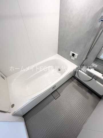 大阪市城東区永田２丁目のアパートの浴室