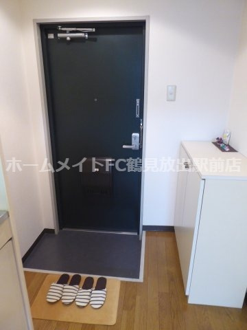 大阪市城東区諏訪４丁目の賃貸マンションの玄関