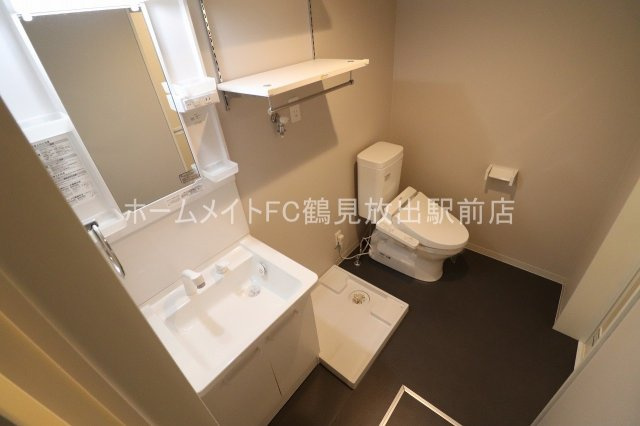 東大阪市稲田新町１丁目のアパートの洗面所