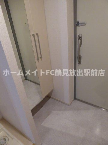大阪市城東区永田４丁目の賃貸マンションの玄関