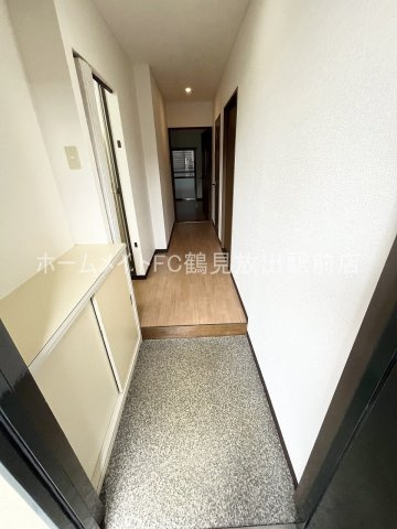 大阪市城東区諏訪１丁目の賃貸マンションの玄関