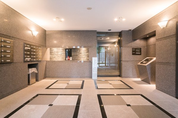 ルーブル練馬参番館のロビー
