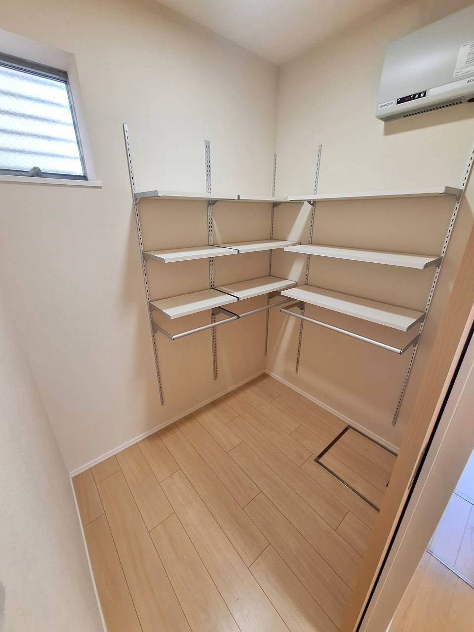 サンフラワーの収納|収納力豊富な納戸です