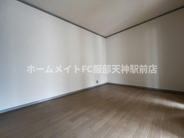 愛名マンションの洋室
