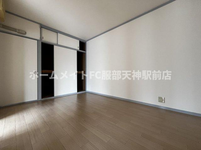 愛名マンションの洋室