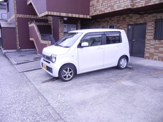 サン鹿塩の駐車場