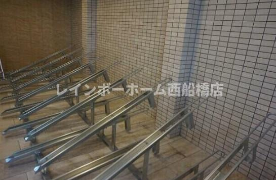 ＰＡＲＫＳＩＤＥ　ＲＥＳＩＤＥＮＣＥ　ＧＹＯＴＯＫＵの駐車場