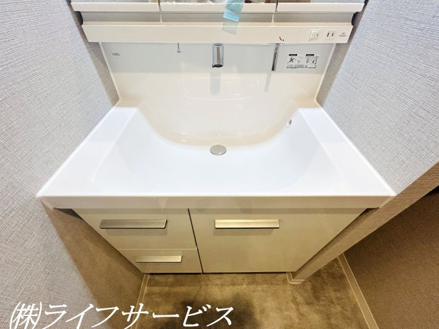【洗面所】 | シャルム野中南公園 | 三面鏡シャワー付洗面化粧台