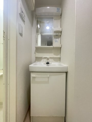 CHATEAU NAMBA RIPPLEの独立洗面台|シャトーナンバリプレ　独立洗面台