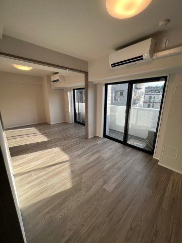 DIPS東十条駅前RESIDENCEの居間・リビング|こちらの居間で趣味の時間をお楽しみください