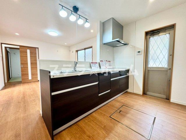 片山町4 中古戸建のキッチン|きれいなキッチンです