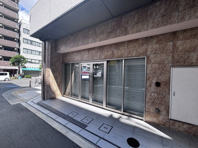 大阪市中央区瓦屋町２丁目の店舗事務所のエントランス