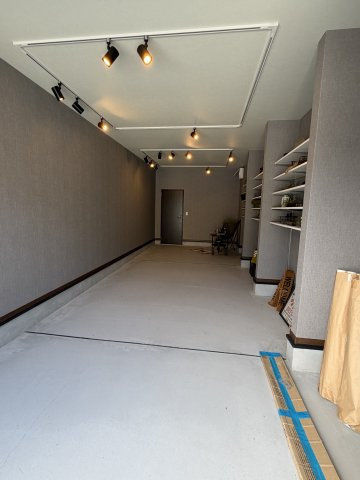 CARGO PIT.