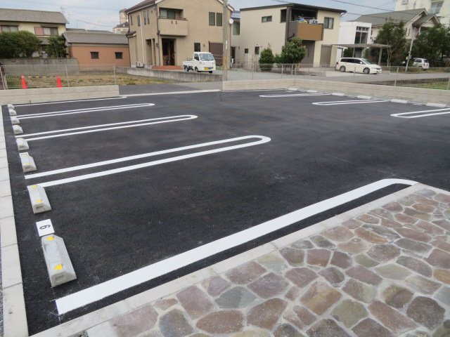 ルクプルFⅡの駐車場