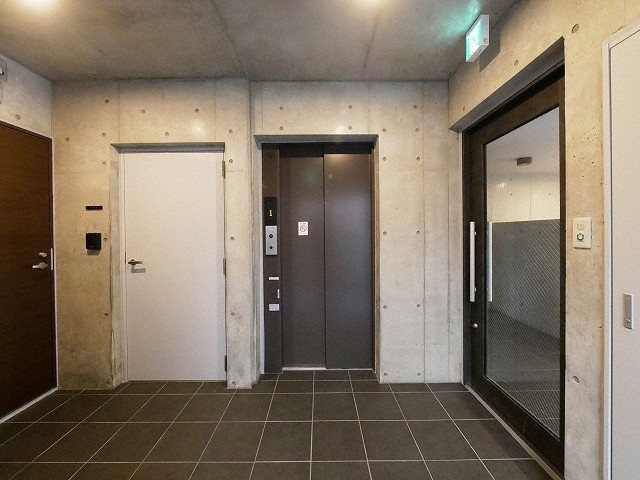【エントランス】