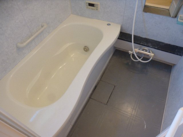 たつの市龍野町堂本のハイツの浴室