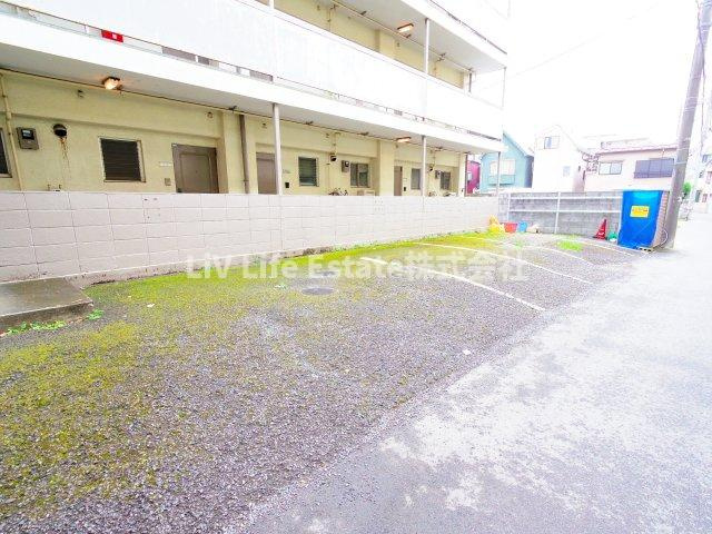 柳沢ハイムの駐車場