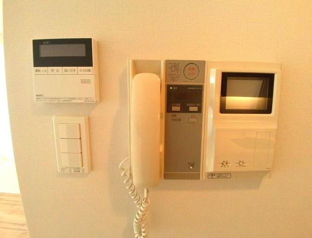 アビテ曙橋のセキュリティ|モニター付インターホン（別室参考写真）