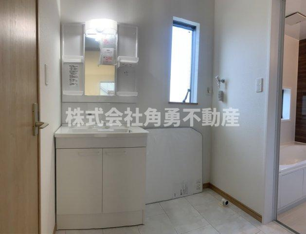 平塚市河内2丁目　新築一戸建て　B号棟の内観：施工例|《施工例》洗面化粧台
