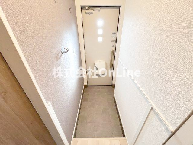 山本町北８丁目アパート（０２８０５１９０１）の玄関