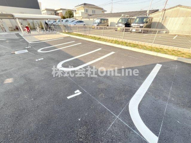 山本町北８丁目アパート（０２８０５１９０１）の駐車場