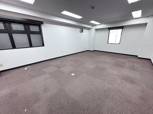 大阪市中央区南久宝寺町１丁目の店舗事務所の駐車場