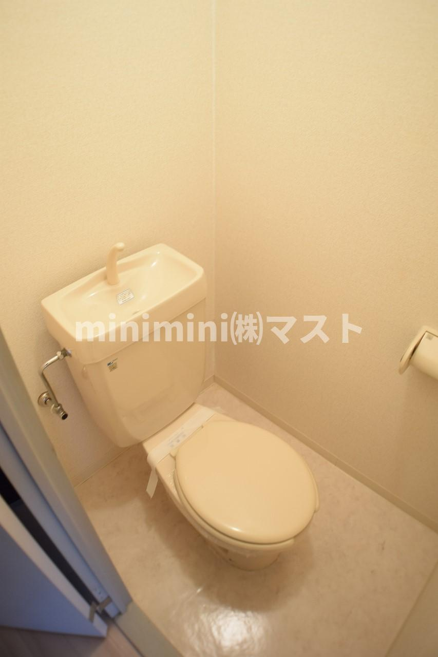 大阪市西区北堀江１丁目の賃貸マンションのトイレ