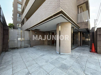 【エントランス】 | ロワヴェール表参道 | 建物共用部メインエントランス
