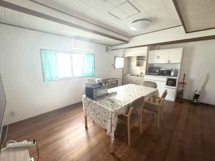 阪南市舞３丁目　中古住宅の居間・リビング