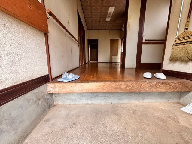 笠間市下市毛　中古戸建の玄関