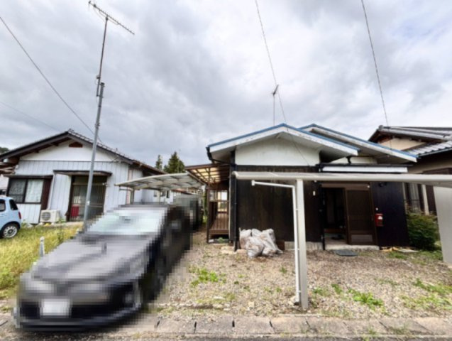 笠間市下市毛　中古戸建の駐車場